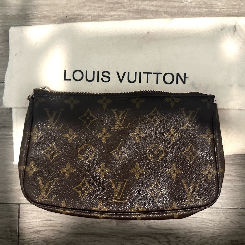 Louis Vuitton Monogram Pouch